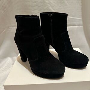 Gianni Bini Black Heeled Boots with Chunky Heel